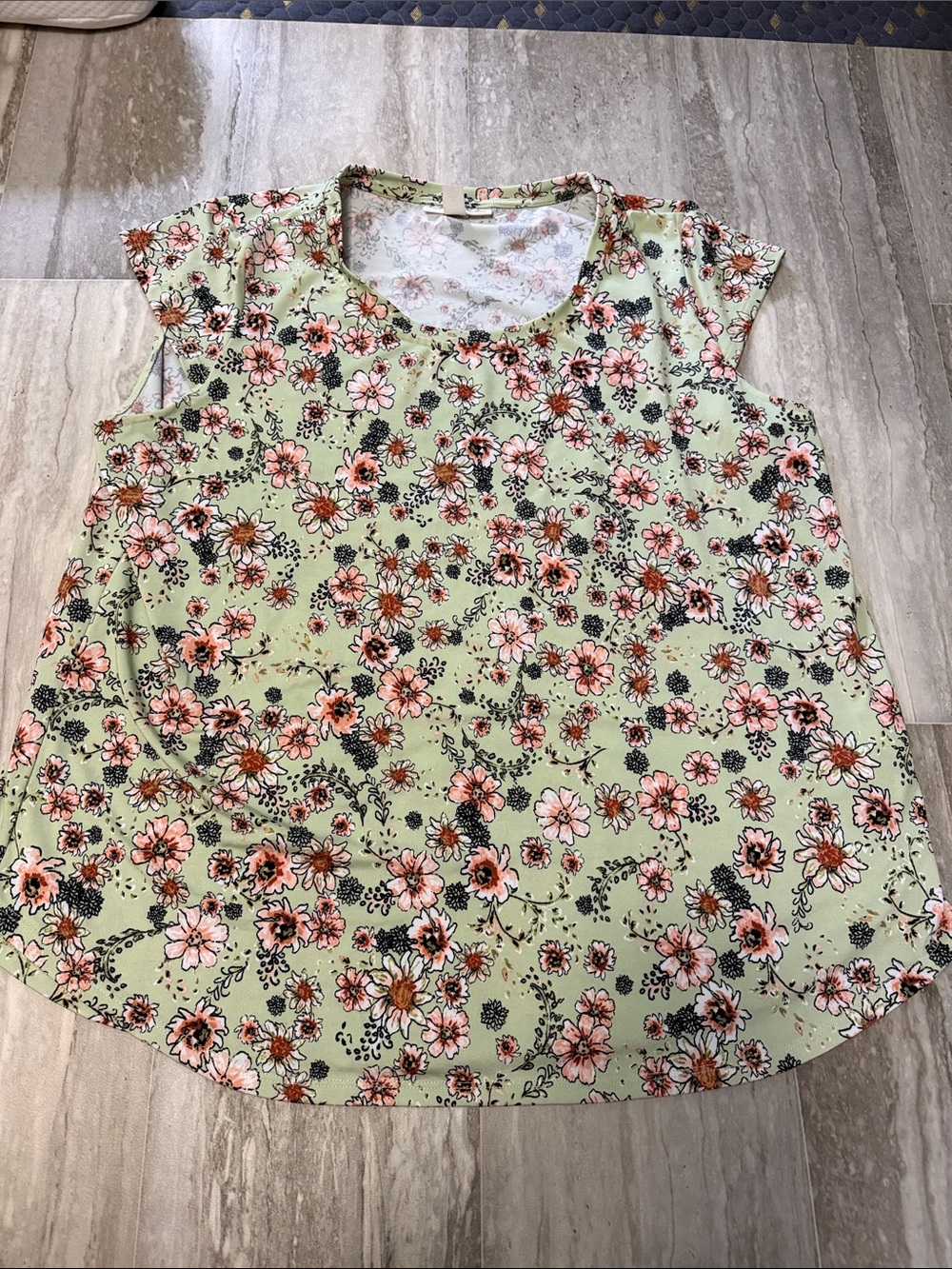 Light Green Floral Scoop Neck Short Sleeve Blouse Emaline NWOT